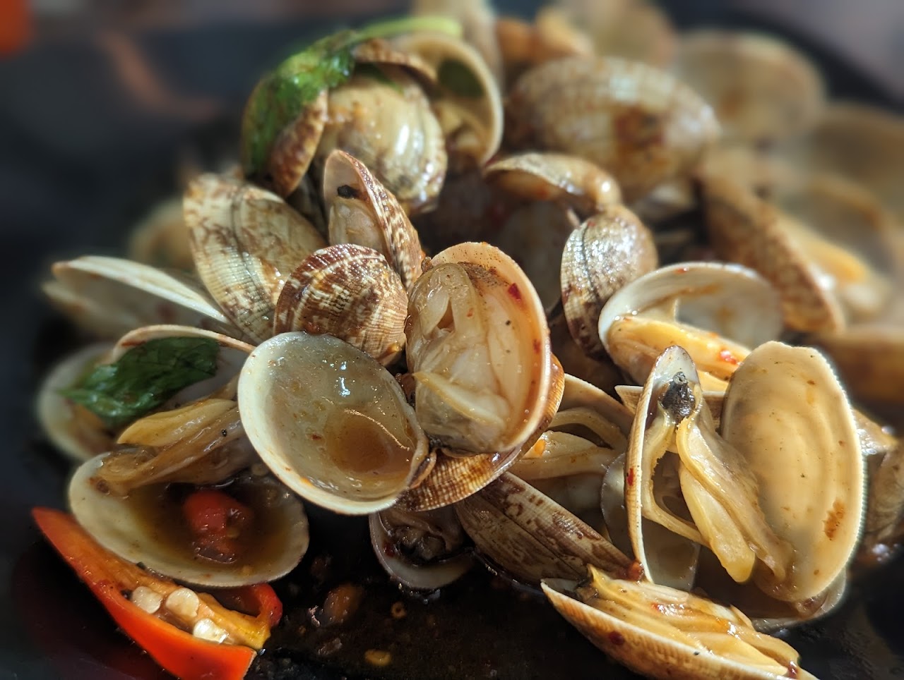 Clams stir-fry at Prik Thai Restaurant